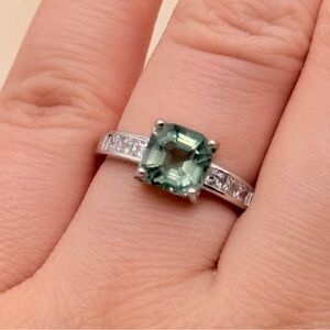 Elegant Silver and Green Tourmaline Gemstone Ring